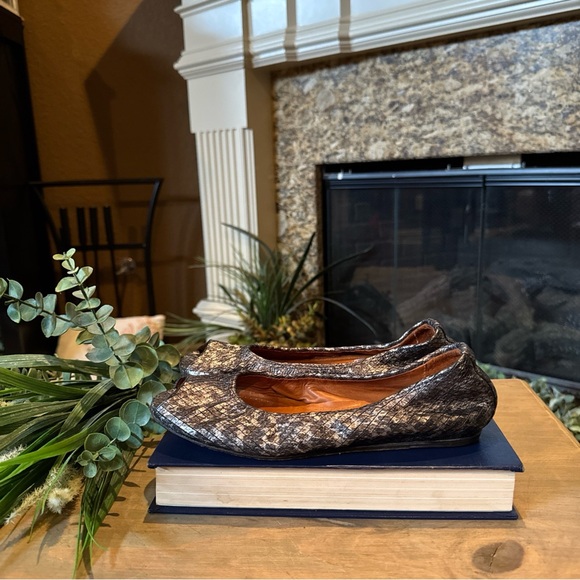 Lanvin Women’s Silver Grey Python Flats. Made In France. US Size 5. - Picture 4 of 8